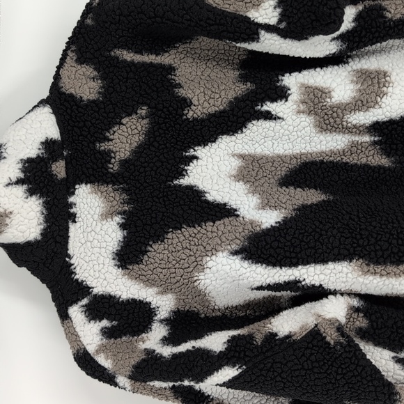 Eddie Bauer sweater size large great condition ! - Picture 8 of 16